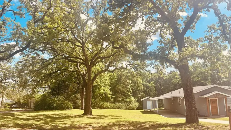 938 Amsden Street, Denison, TX 75020 - #2