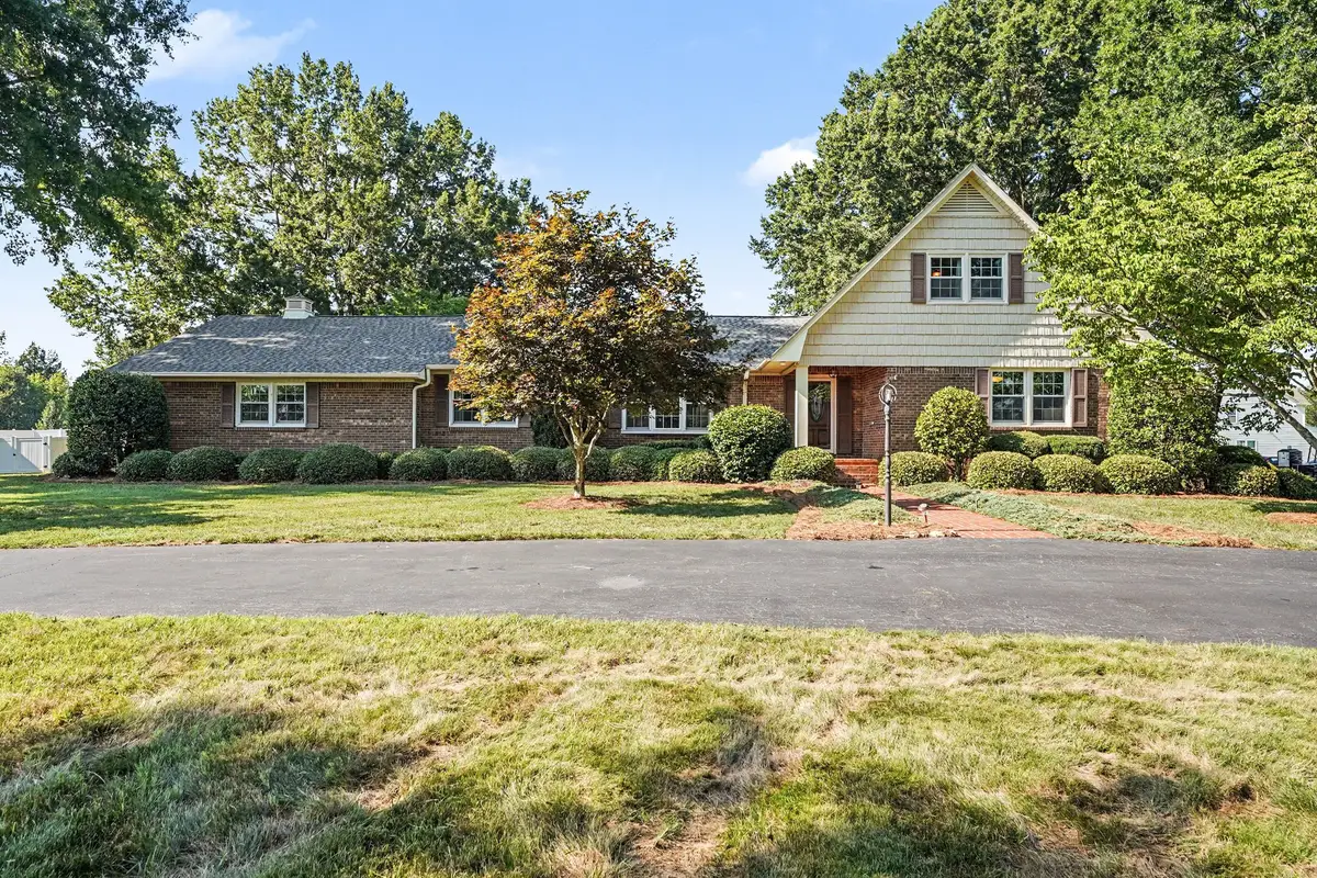 8025 Reynolda Road, Pfafftown, NC 27040 - #1