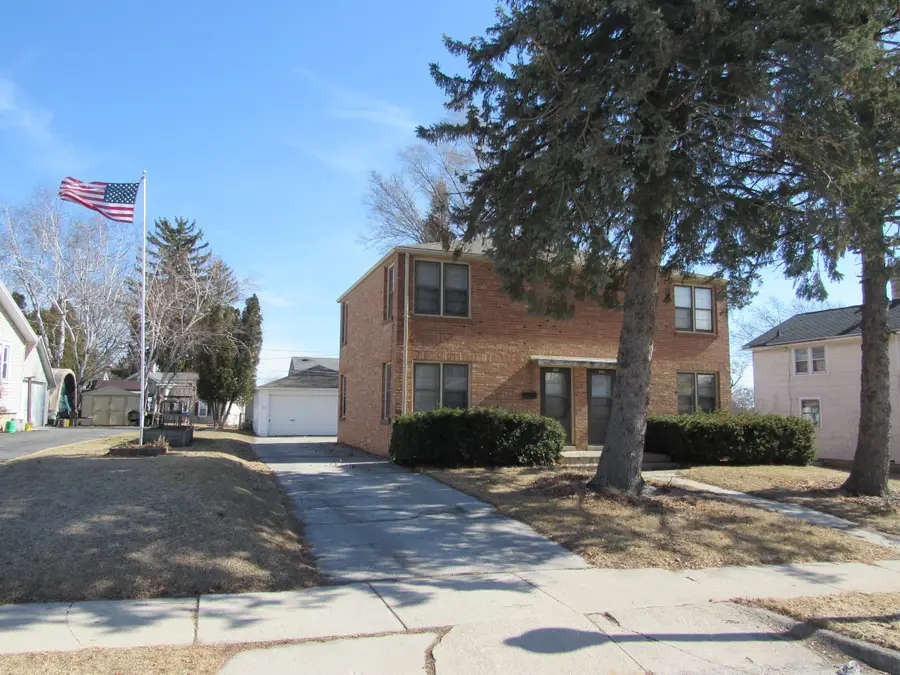 202 Oak St, Sheboygan Falls, WI 53085 - #2