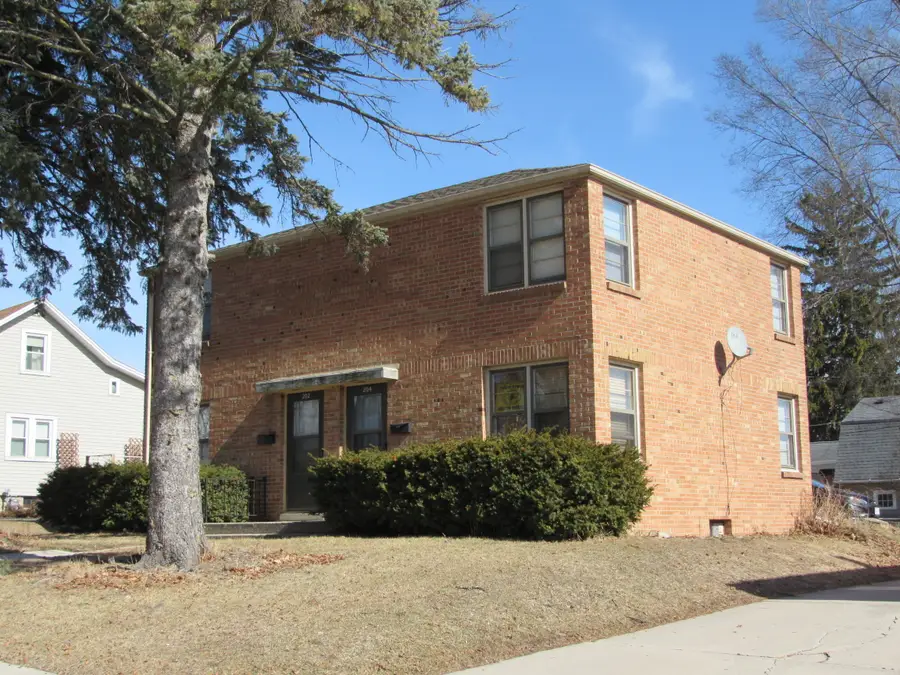 202 Oak St, Sheboygan Falls, WI 53085 - #3