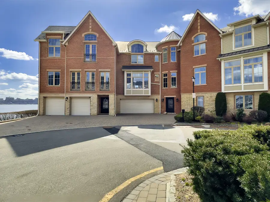 25 Moorings Lane, Edgewater, NJ 07020 - #2