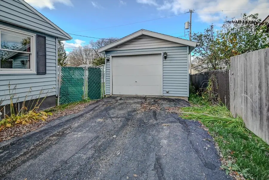 122 Lynnhaven Road, Madison, WI 53714 - Image #3