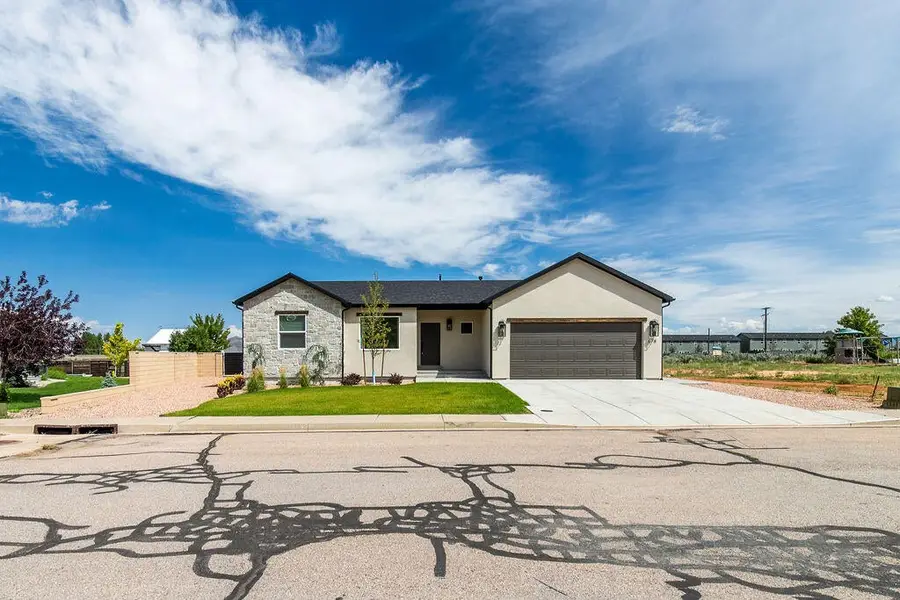 678 W 325, Parowan, UT 84761 - #2
