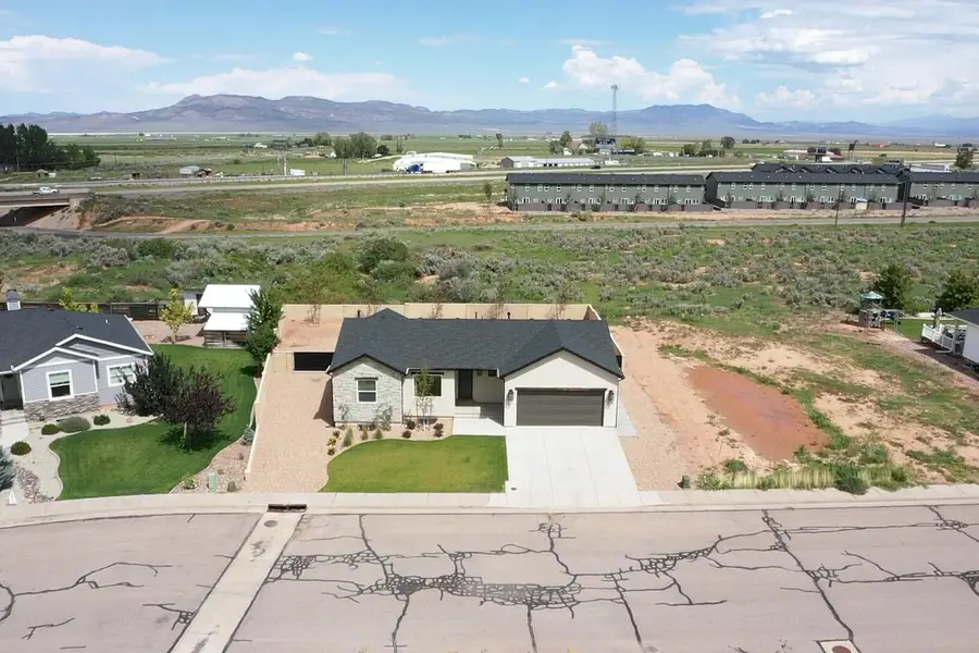 678 W 325, Parowan, UT 84761 - #3