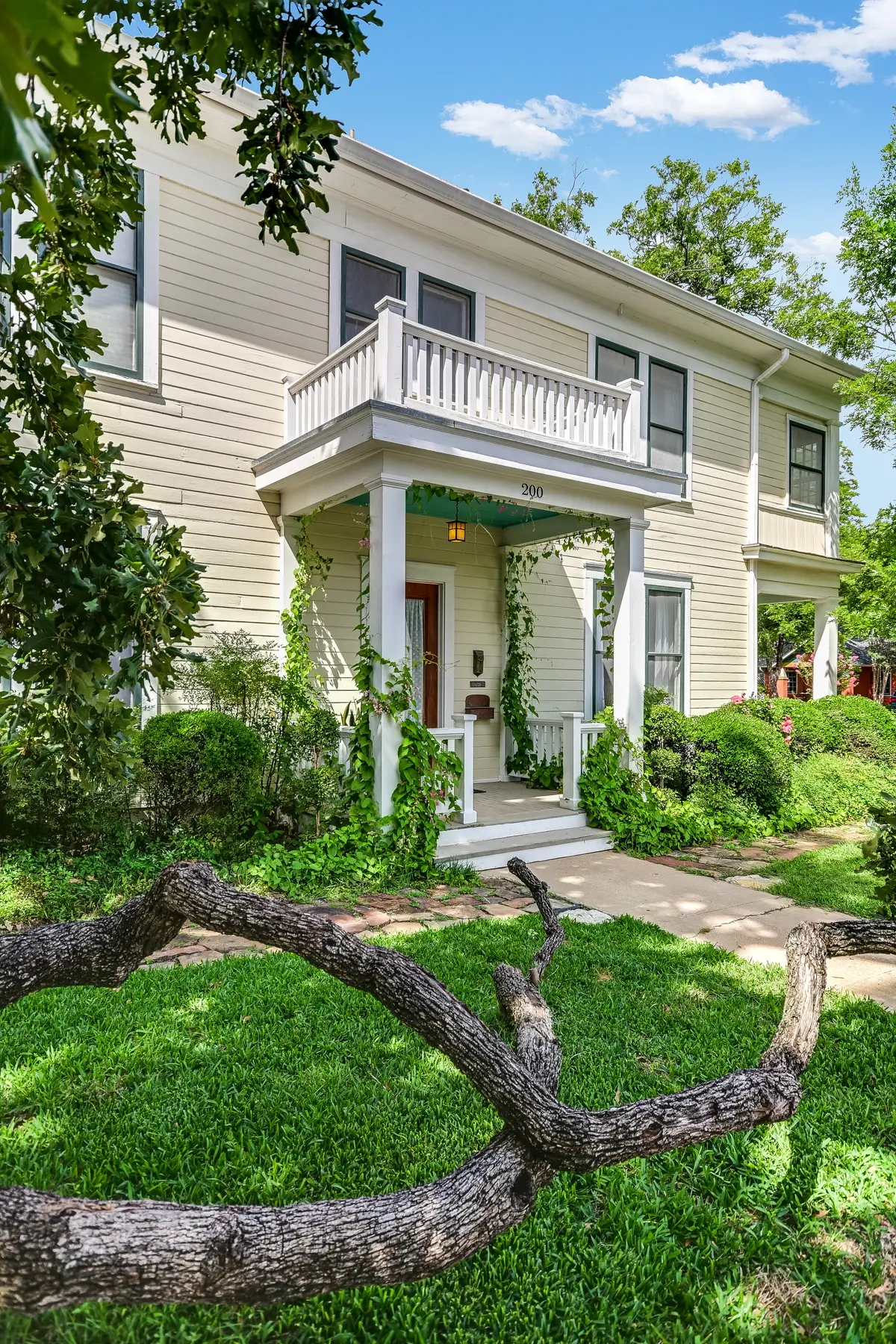 200 W 40th St, Austin, TX 78751 - #1