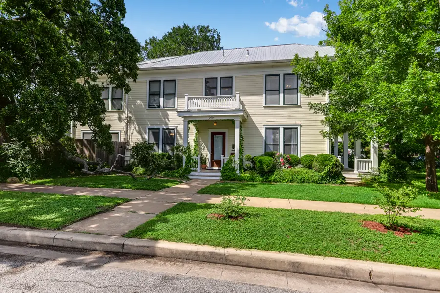 200 W 40th St, Austin, TX 78751 - #2