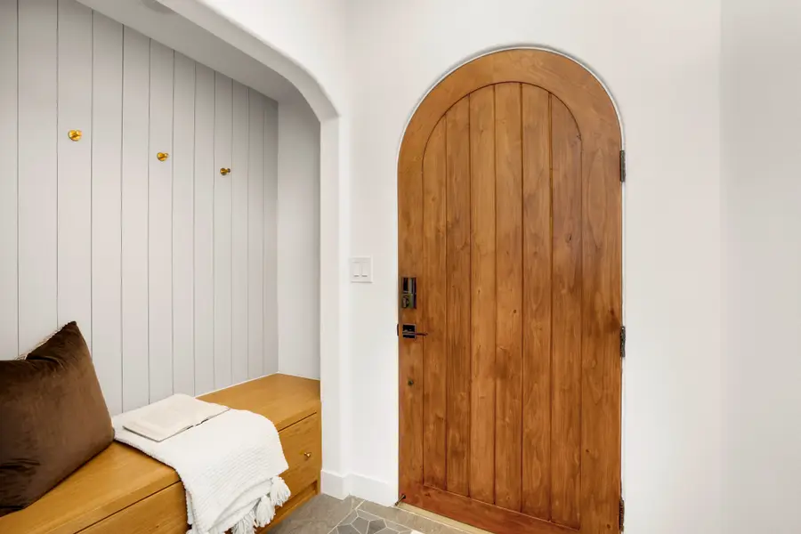 4328 Angeles Vista Blvd, Los Angeles, CA 90008 - Image #2