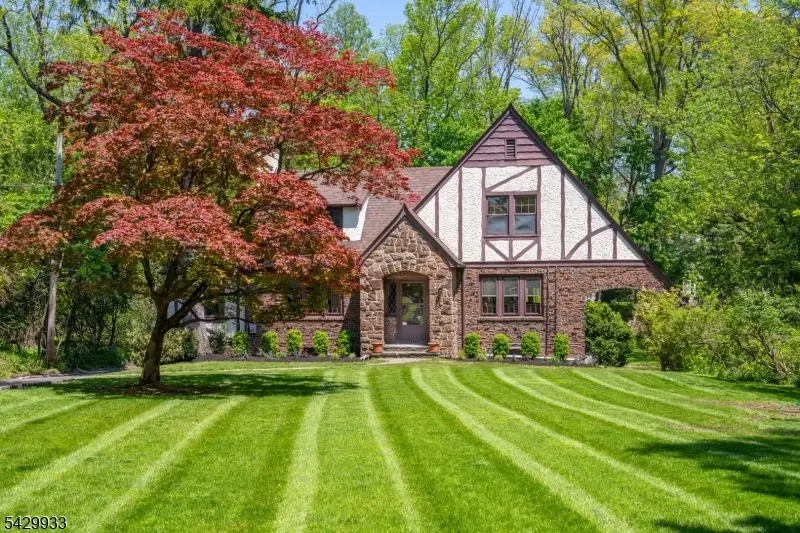184 Old Short Hills Rd, Short Hills, NJ 07078 - #1