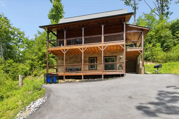 620 Deer Path Lane, Gatlinburg, TN 37738