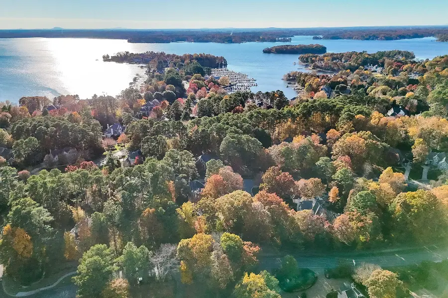 18806 Fore Sail Court, Cornelius, NC 28031 - Image #2