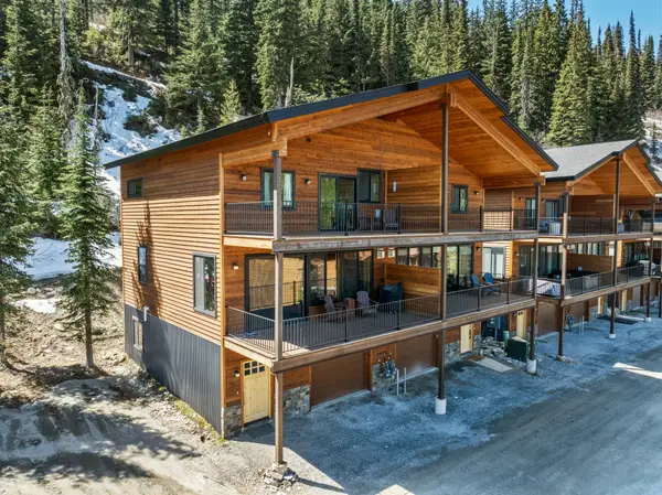 95 Harrison Ln, Sandpoint, ID 83864