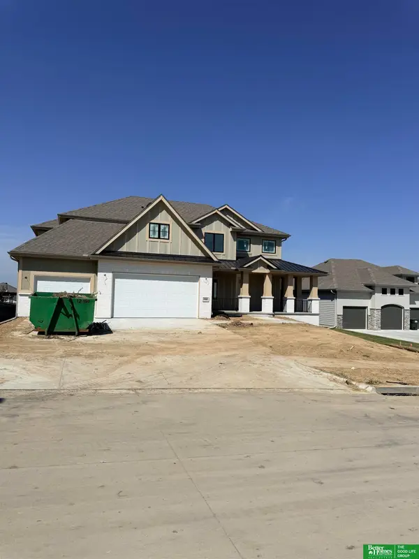 19060 Laquinta Circle, Gretna, NE 68136