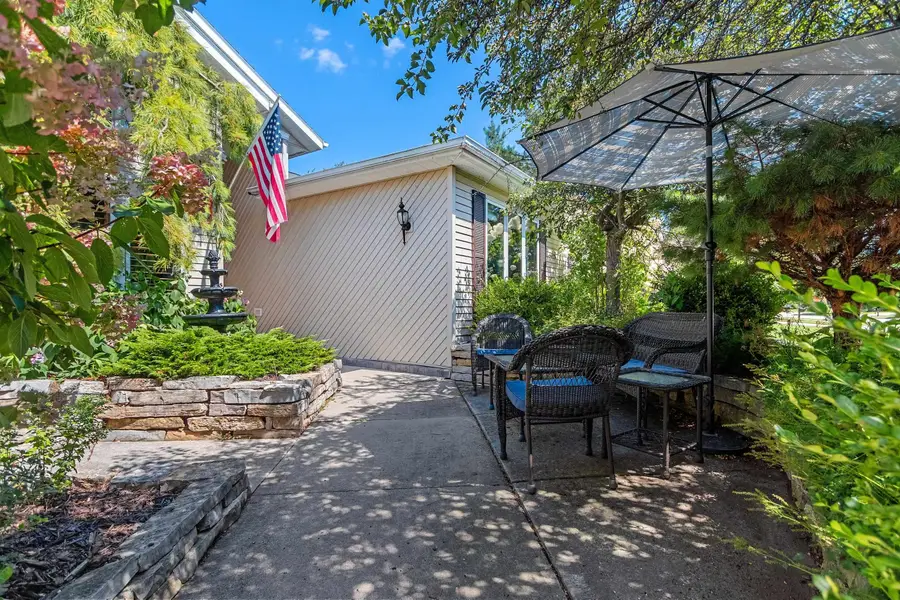 3718 WESTWOOD LANE, Manitowoc, WI 54220 - #3