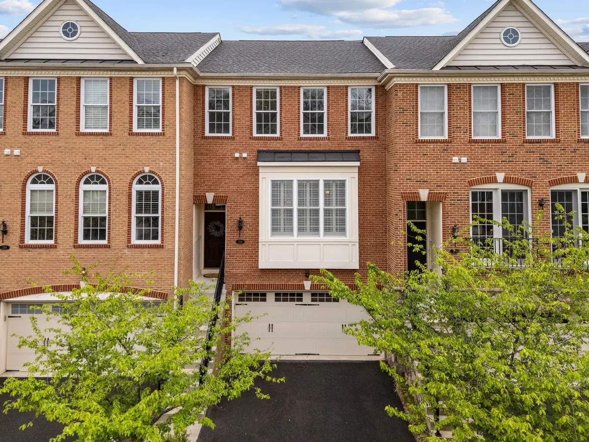 206 Croft Sq, Purcellville, VA 20132 - #1