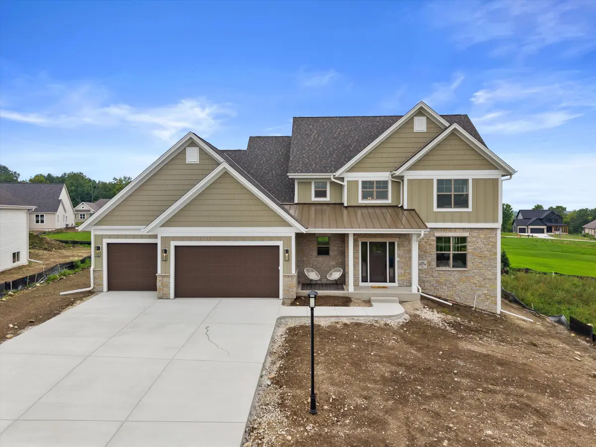 N66W21349 Sweet Clover Dr, Menomonee Falls, WI 53051 - #1