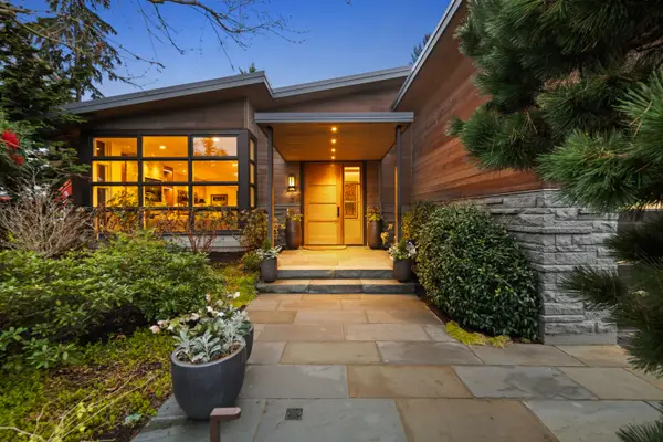 1437 Broadmoor Drive E, Seattle, WA 98112