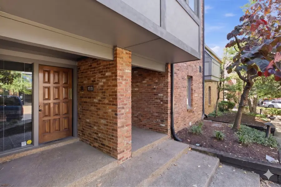 133 Hampton Pl, Nashville, TN 37215 - #3