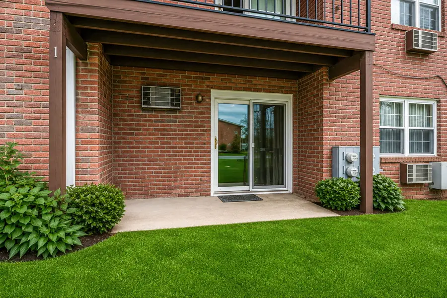 11 Springwood Drive, North Babylon, NY 11703 - #2