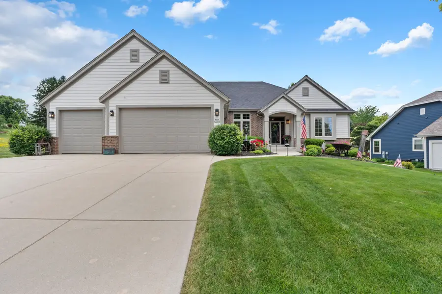 W230N7956 Bluebill Dr, Sussex, WI 53089 - #2
