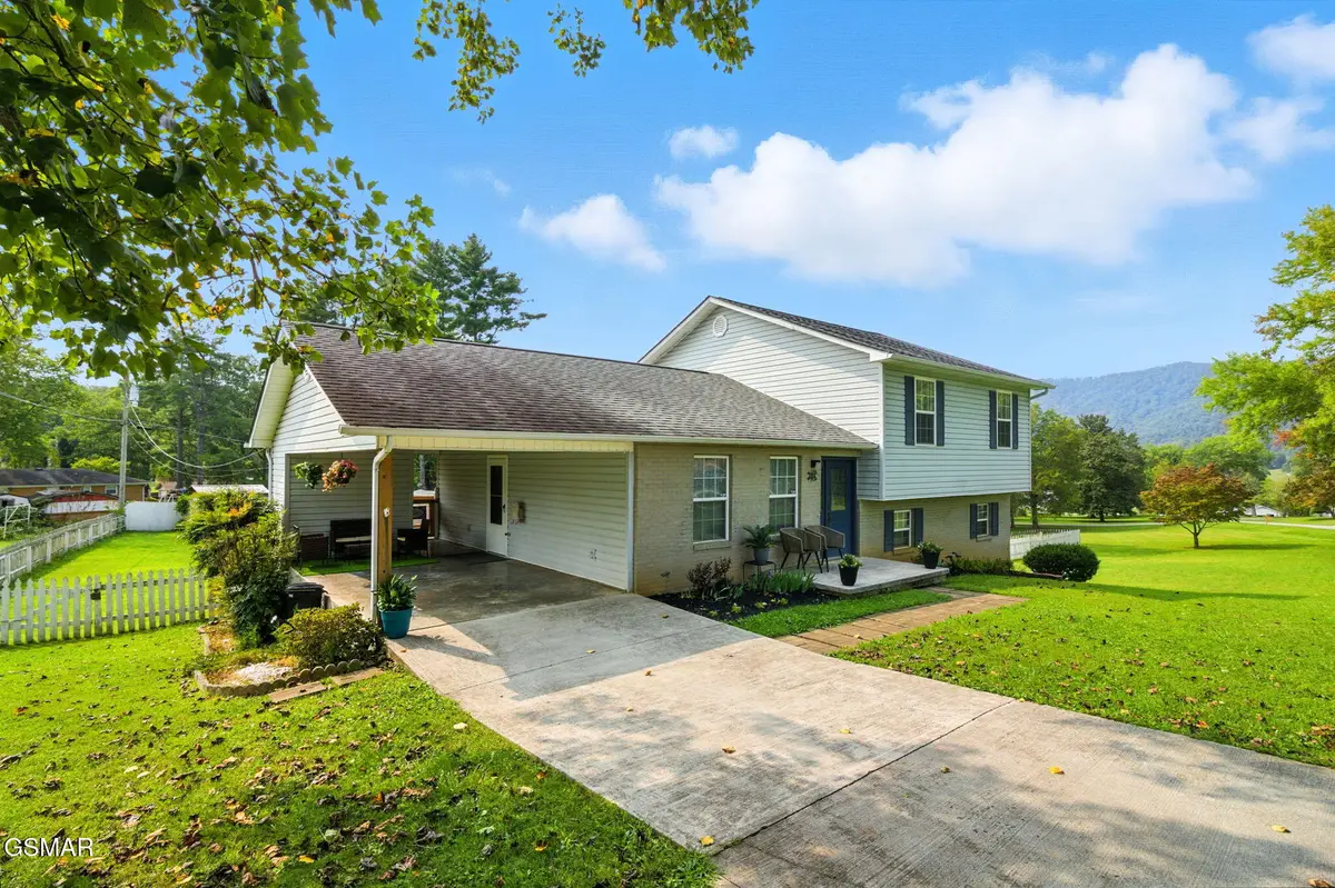 306 Eastwood Drive, La Follette, TN 37766 - #1