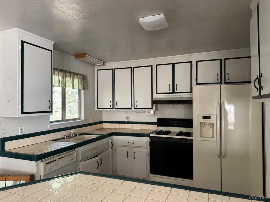 6001 Calico Court, Pollock Pines, CA 95726 - #3