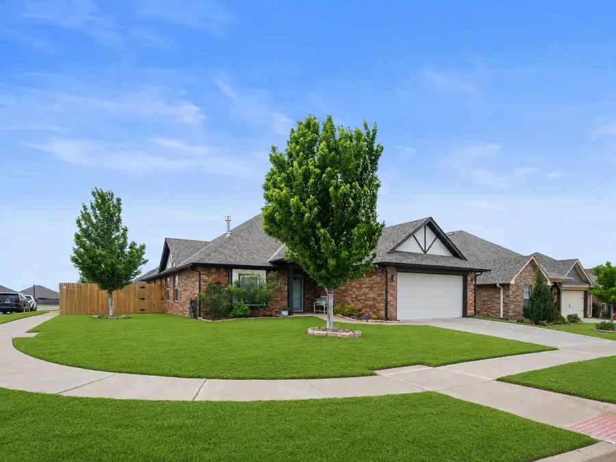 18601 Maidstone Lane, Edmond, OK 73012 - #2
