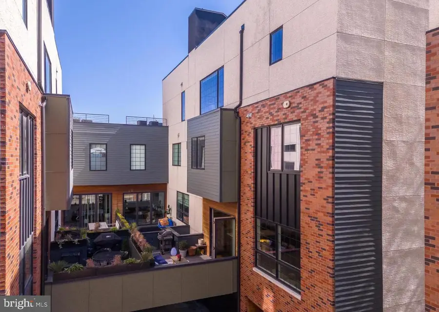 1130 Shackamaxon St #3, Philadelphia, PA 19125 - #2