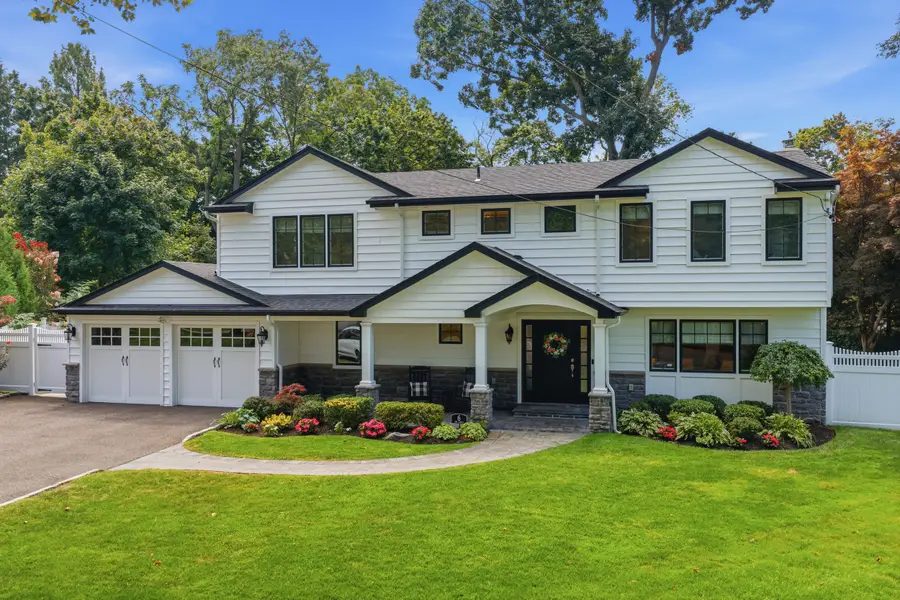 6 Sue Circle, Huntington, NY 11743 - #2