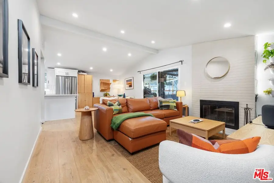 20608 Haynes Street, Winnetka, CA 91306 - Image #3