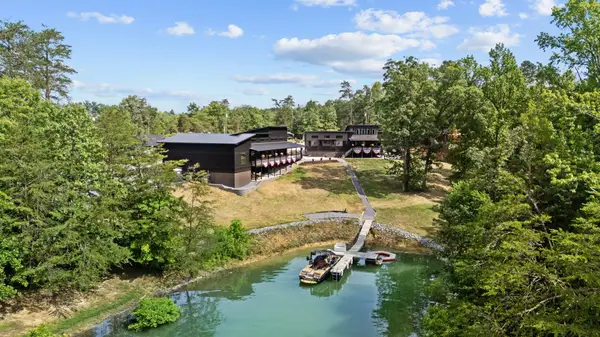 2466/2472 Mcqueen Way, Sevierville, TN 37876