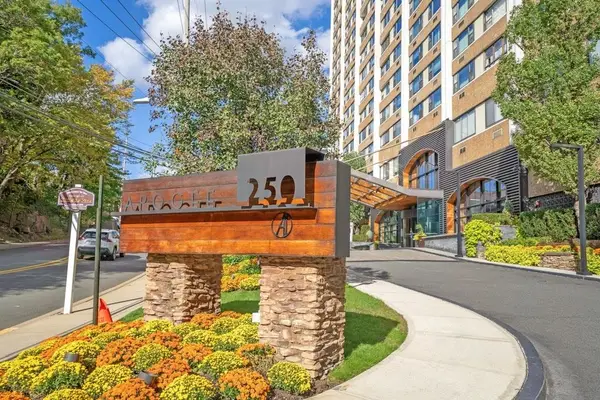 250 Gorge Road 10 J, Cliffside Park, NJ 07010