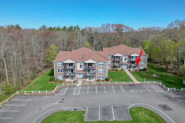 610 S Franklin St #F302, Holbrook, MA 02343