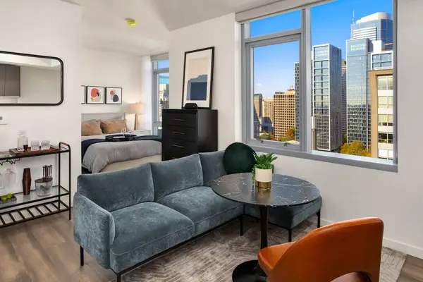 800 Columbia Street #712, Seattle, WA 98104