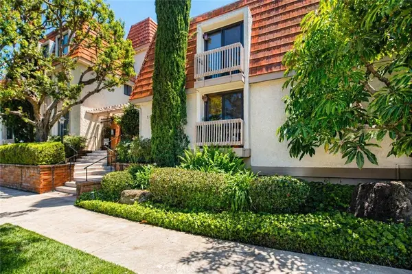 10470 Riverside #102, Toluca Lake, CA 91602