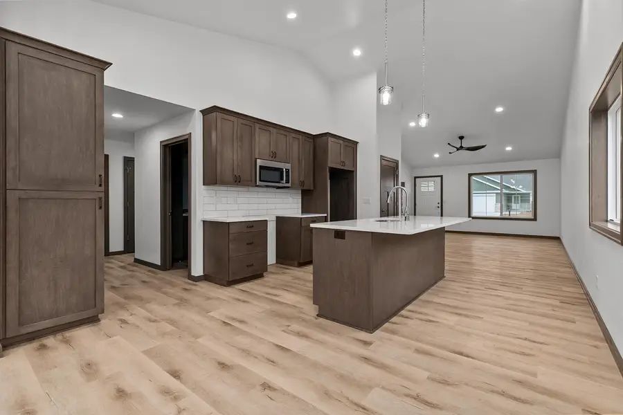 503 FOUNDERS WAY, Little Chute, WI 54140 - Image #3