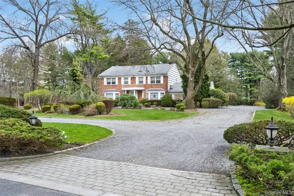 18 Quaker Ridge Drive, Brookville, NY 11545