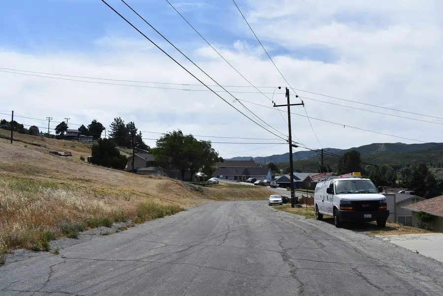 42624 Arrowrock, Elizabeth Lake, CA 93532 - #2