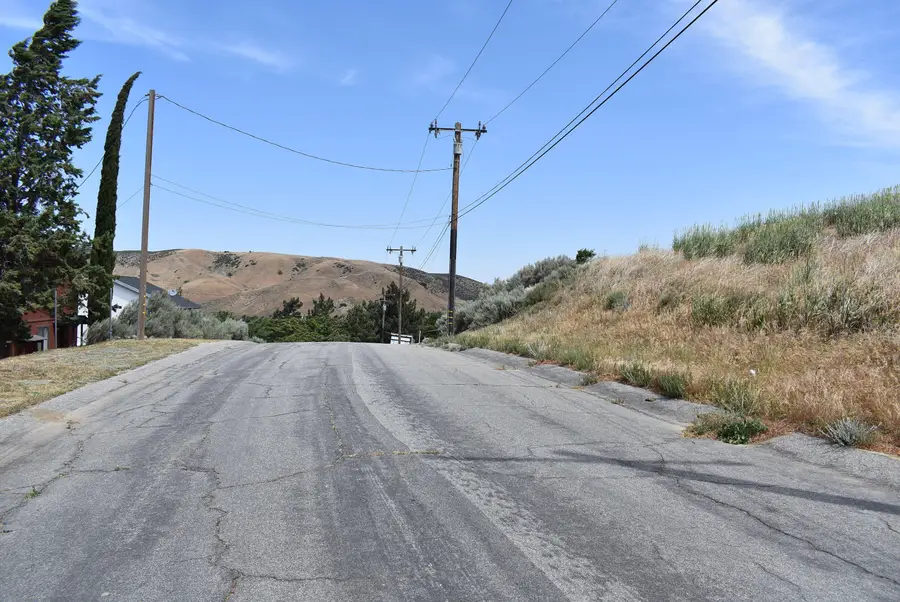 42624 Arrowrock, Elizabeth Lake, CA 93532 - #3