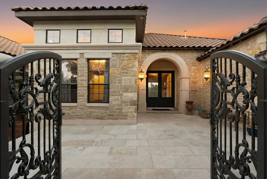 16168 Revello Drive, Helotes, TX 78023 - Image #2