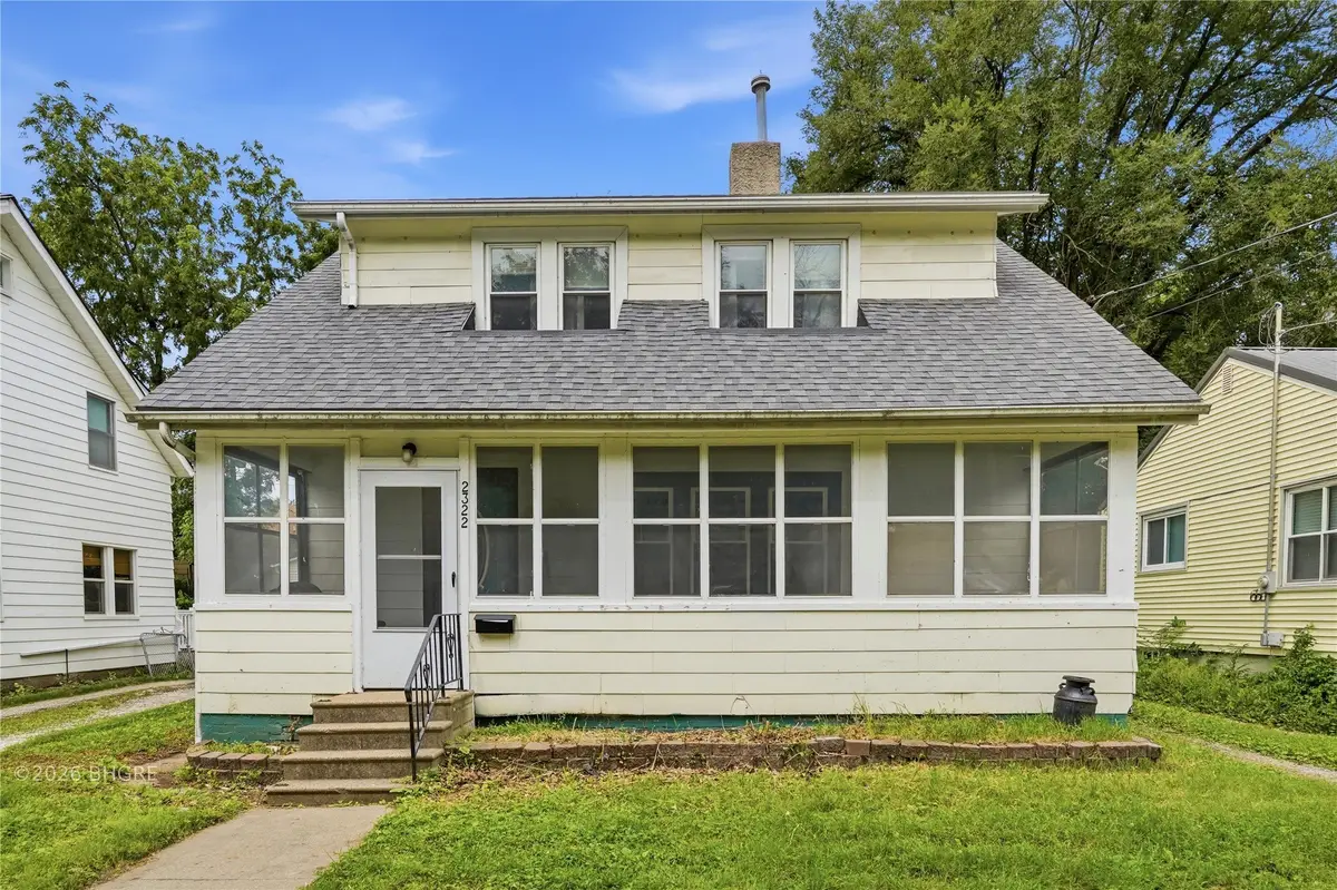2322 E 11th Street, Des Moines, IA 50316 - #1