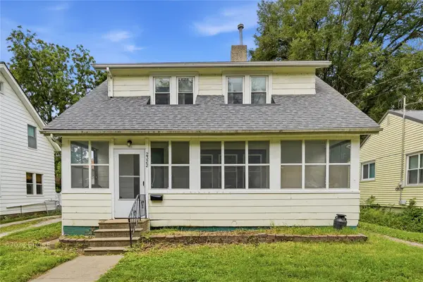 2322 E 11th Street, Des Moines, IA 50316