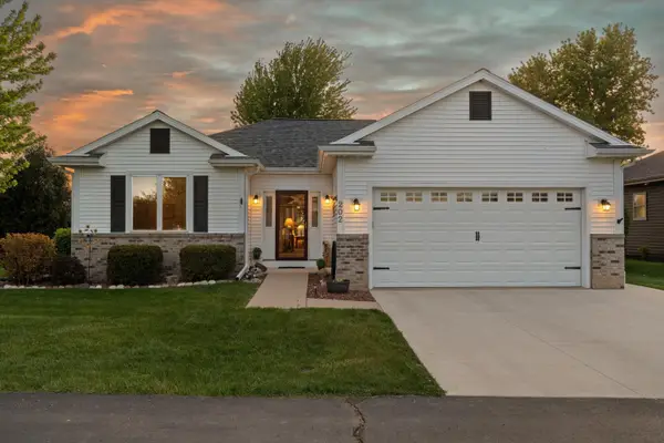 202 Meadow Ct, Delavan, WI 53115