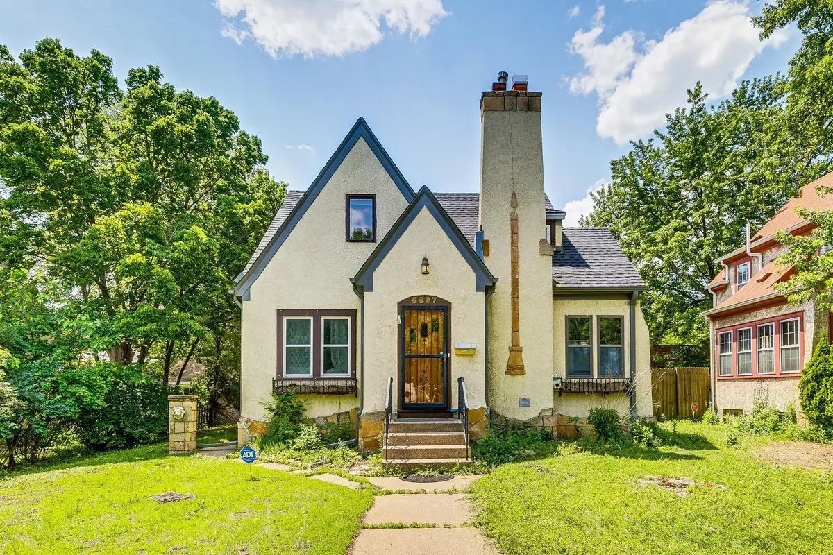 3807 Hubbard Avenue N, Robbinsdale, MN 55422 - #1