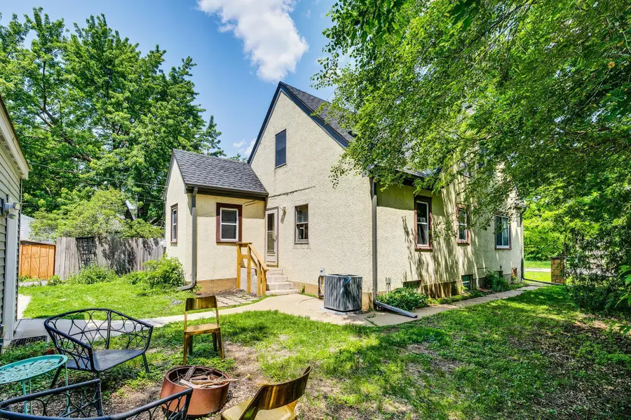 3807 Hubbard Avenue N, Robbinsdale, MN 55422 - #3