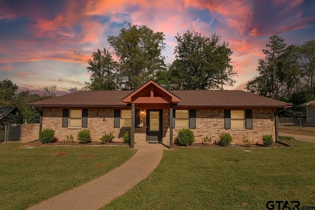 213 Treetop Lane, Hideaway, TX 75771 - Image #1