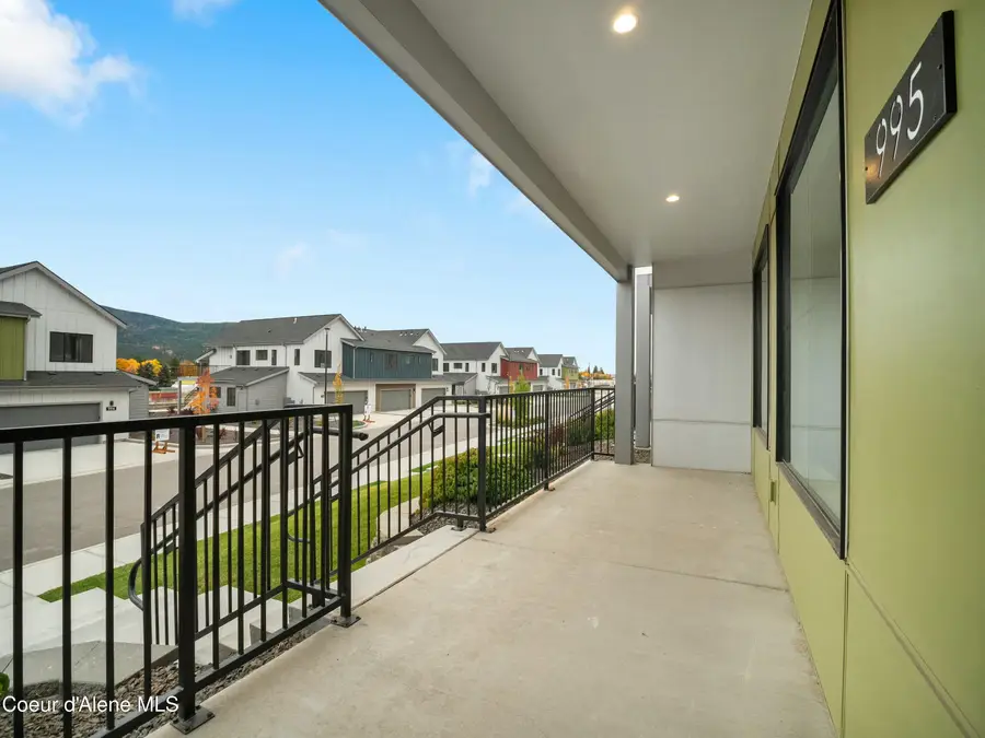 995 E RAILROAD AVENUE, Post Falls, ID 83854 - Image #2