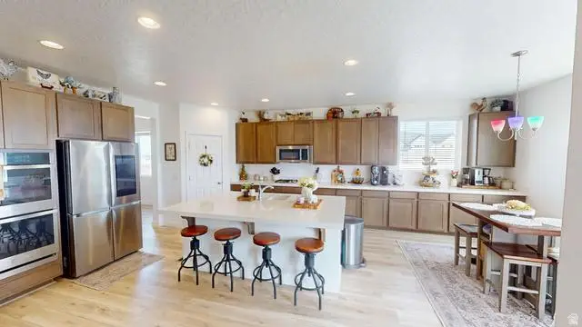 635 S Chan Dr E, Grantsville, UT 84029 - #2