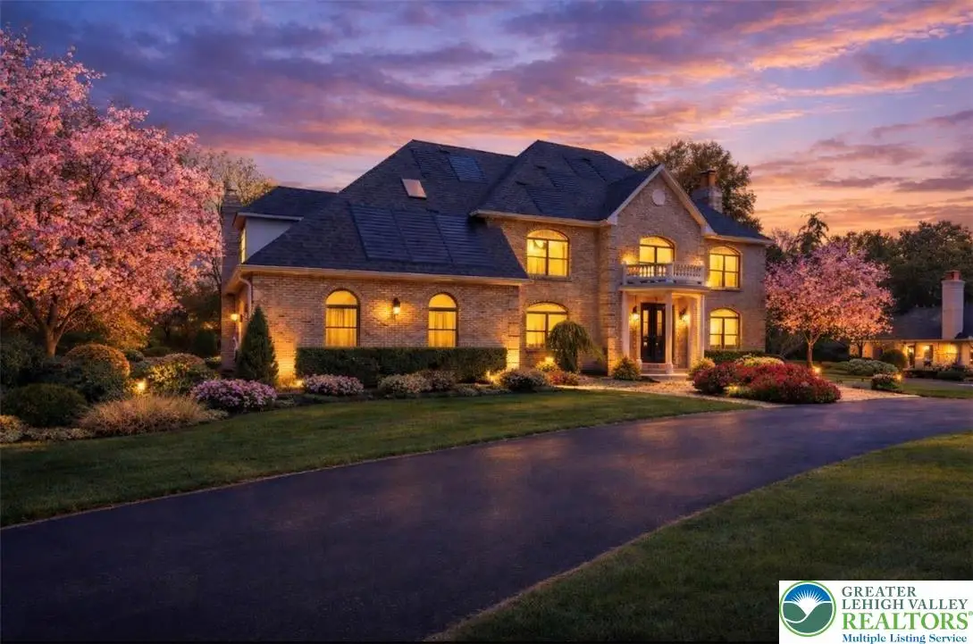 3685 Manor Rd, Bethlehem, PA 18020 - #1