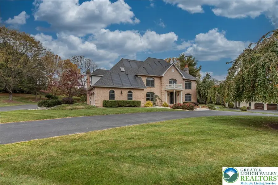 3685 Manor Rd, Bethlehem, PA 18020 - #3