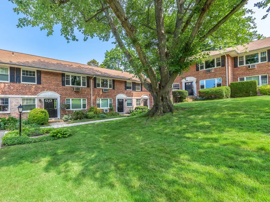 14U Madison Park Gardens #14U, Port Washington, NY 11050 - #2